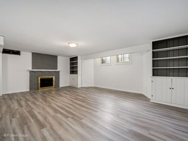 140 N Cuyler Avenue, Oak Park, IL 60302