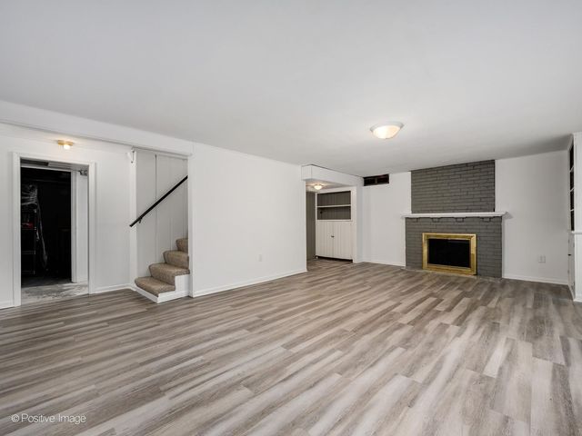 140 N Cuyler Avenue, Oak Park, IL 60302