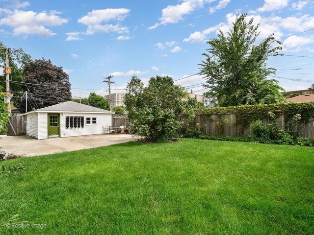 140 N Cuyler Avenue, Oak Park, IL 60302