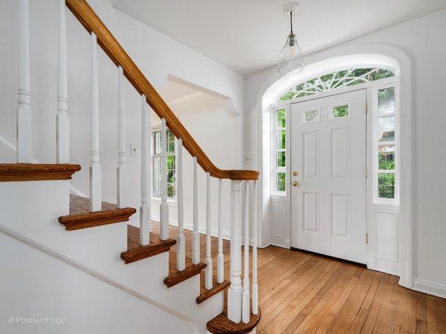 140 N Cuyler Avenue, Oak Park, IL 60302