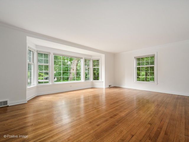 140 N Cuyler Avenue, Oak Park, IL 60302