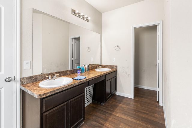 15615 Dahlia Brook Way, Houston, TX 77049