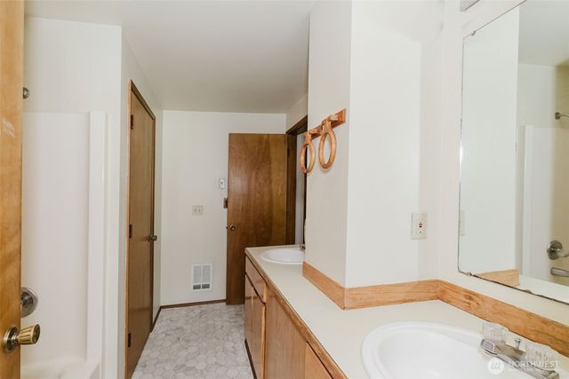 1338 NE Jasmine Lane, Bremerton, WA 98311