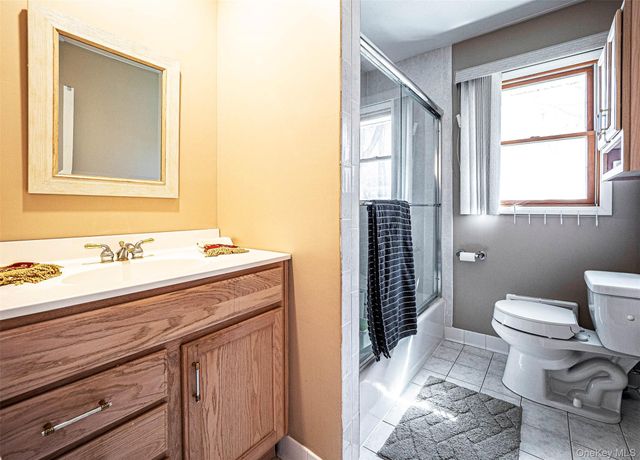 8 Adelaide Lane, Washingtonville, NY 10992