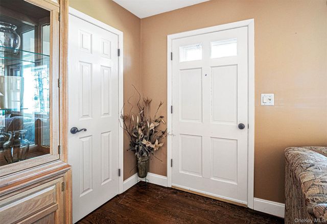 8 Adelaide Lane, Washingtonville, NY 10992