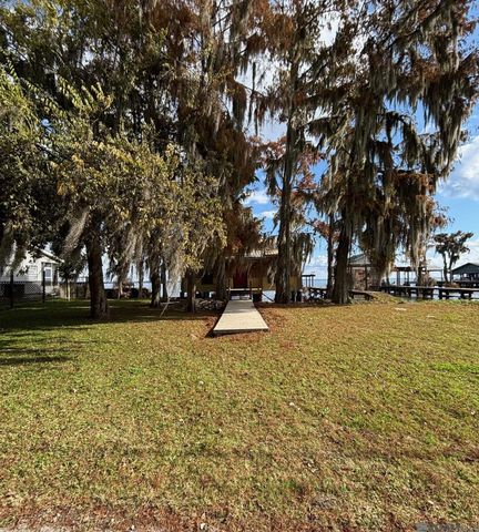 122 Lakeview St, Pierre Part, LA 70339