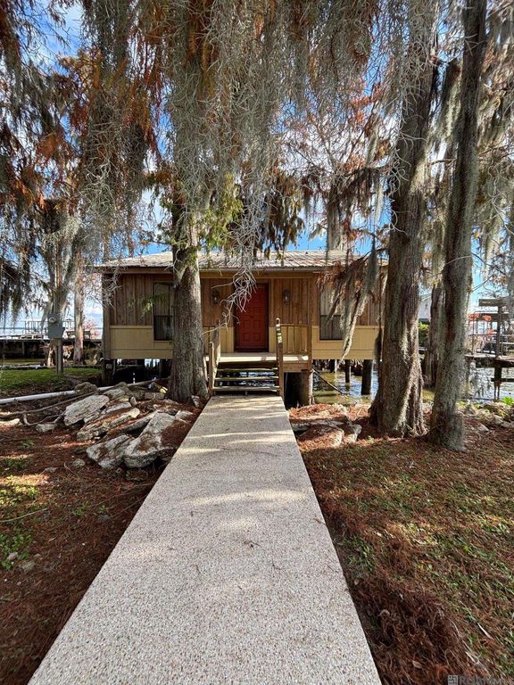 122 Lakeview St, Pierre Part, LA 70339