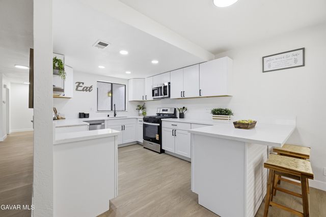 45102 Camolin, Lancaster, CA 93534