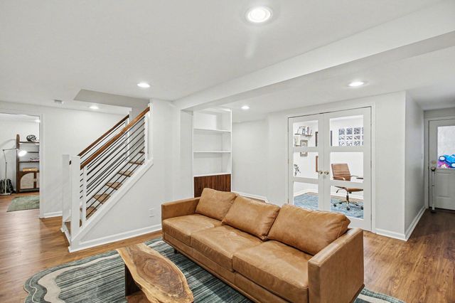 1006 Rose Circle, Park Hills, KY 41011