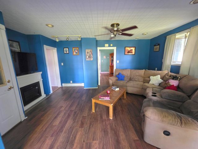 438 N 5th Street, Chariton, IA 50049
