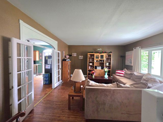 438 N 5th Street, Chariton, IA 50049