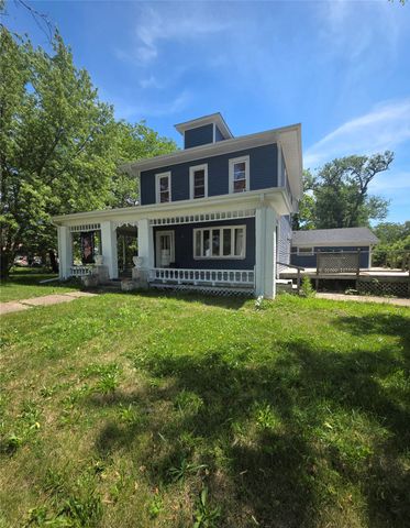 438 N 5th Street, Chariton, IA 50049