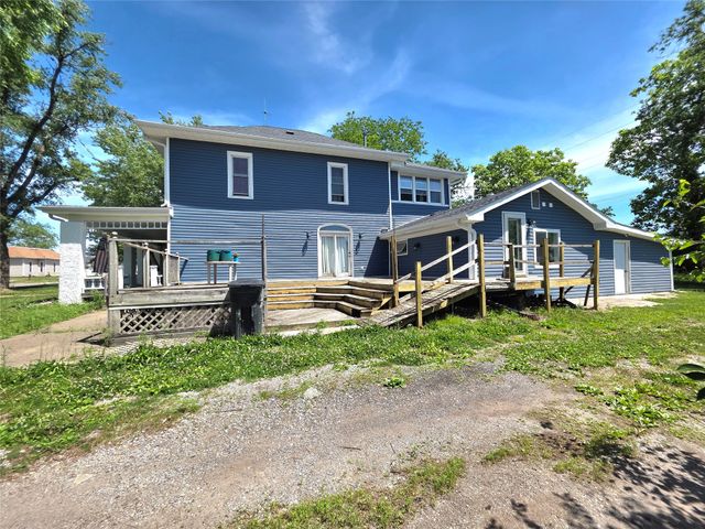 438 N 5th Street, Chariton, IA 50049