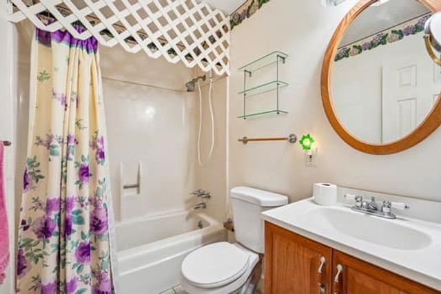 584 Joan St, Cranberry Twp, PA 16066