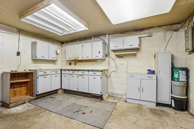 584 Joan St, Cranberry Twp, PA 16066