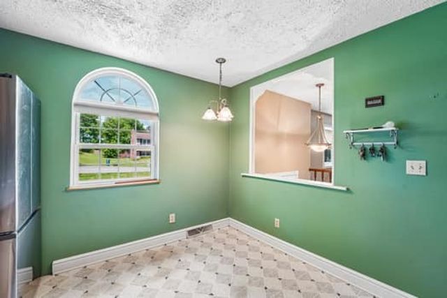 584 Joan St, Cranberry Twp, PA 16066