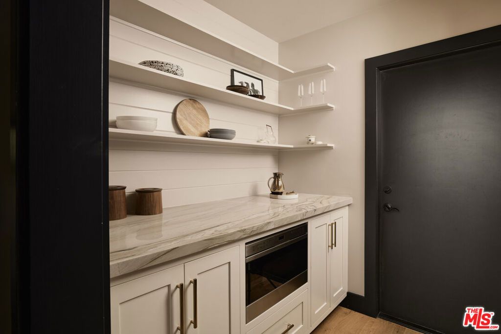 Image 12 of property listing at 775 San Rafael Terrace, Pasadena, CA 91105