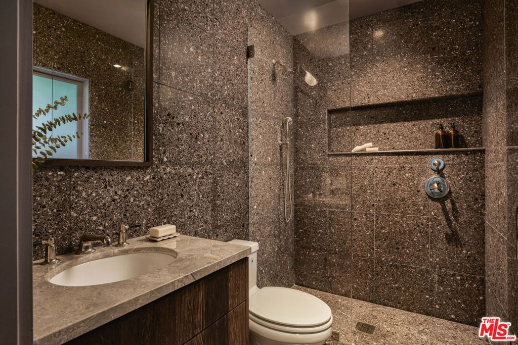 Image 25 of property listing at 775 San Rafael Terrace, Pasadena, CA 91105