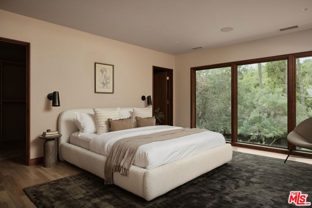 Image 27 of property listing at 775 San Rafael Terrace, Pasadena, CA 91105