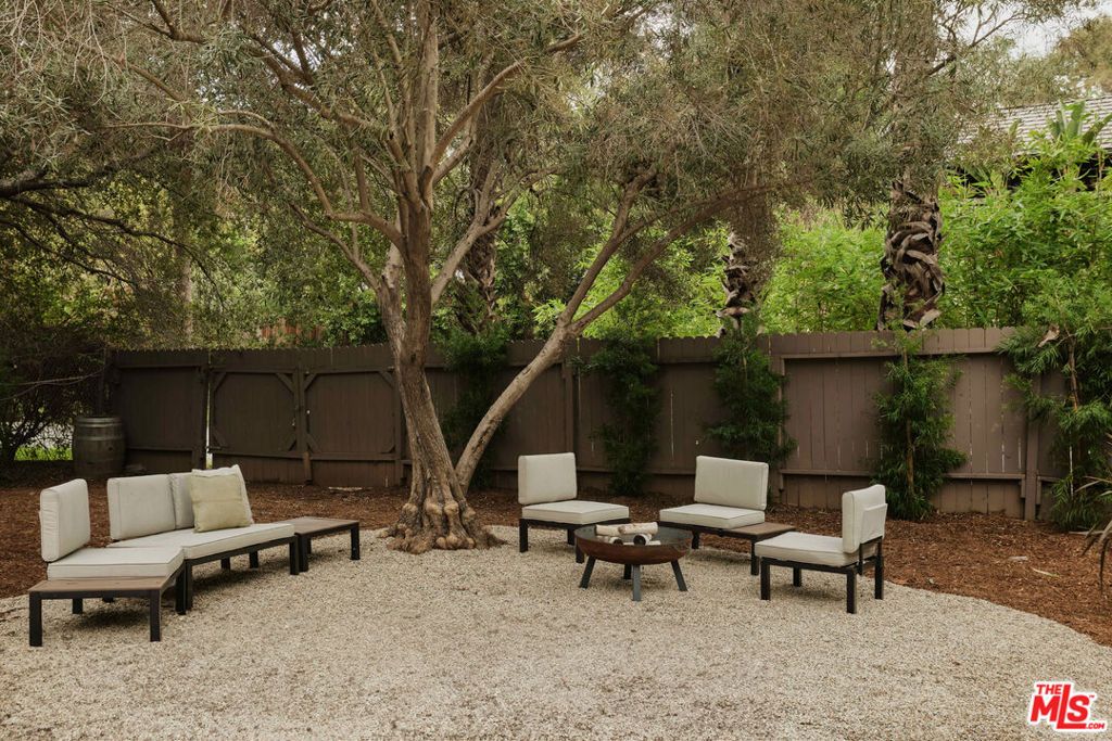 Image 40 of property listing at 775 San Rafael Terrace, Pasadena, CA 91105