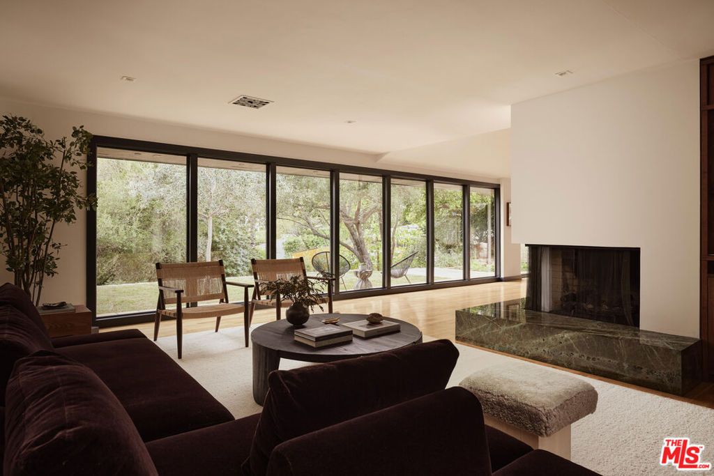 Image 5 of property listing at 775 San Rafael Terrace, Pasadena, CA 91105