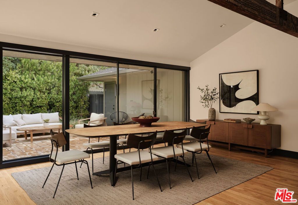 Image 8 of property listing at 775 San Rafael Terrace, Pasadena, CA 91105