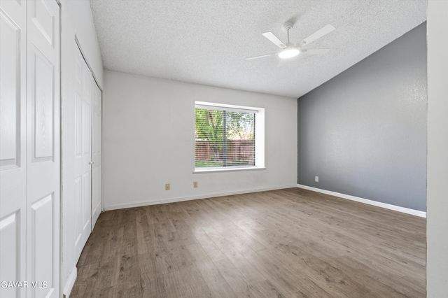 1133 E Avenue K6, Lancaster, CA 93535