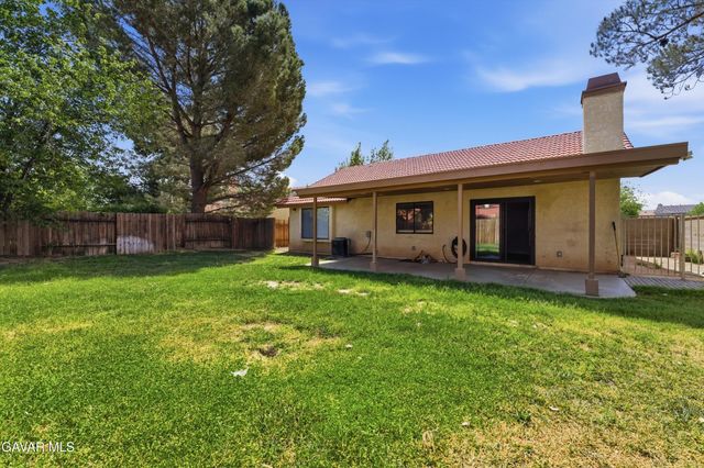1133 E Avenue K6, Lancaster, CA 93535