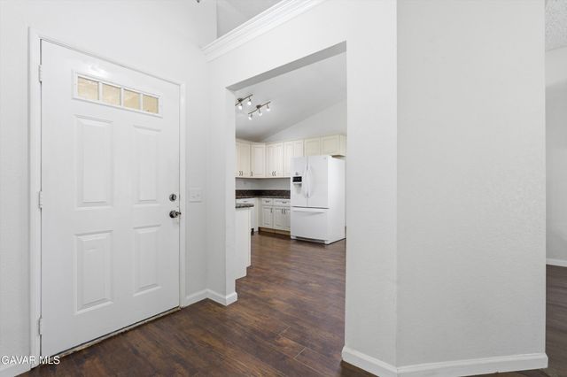 1133 E Avenue K6, Lancaster, CA 93535