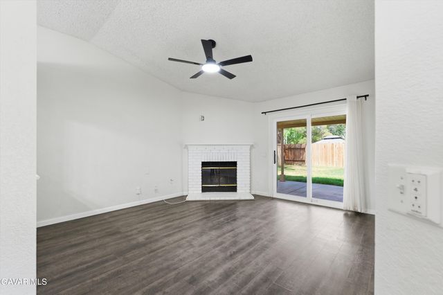 1133 E Avenue K6, Lancaster, CA 93535