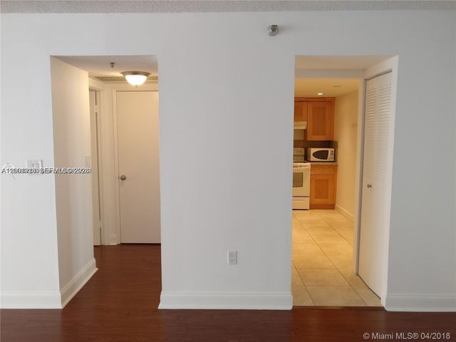 20515 E Country Club Drive 248, Aventura, FL 33180