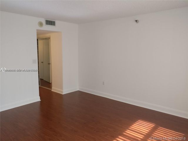 20515 E Country Club Drive 248, Aventura, FL 33180