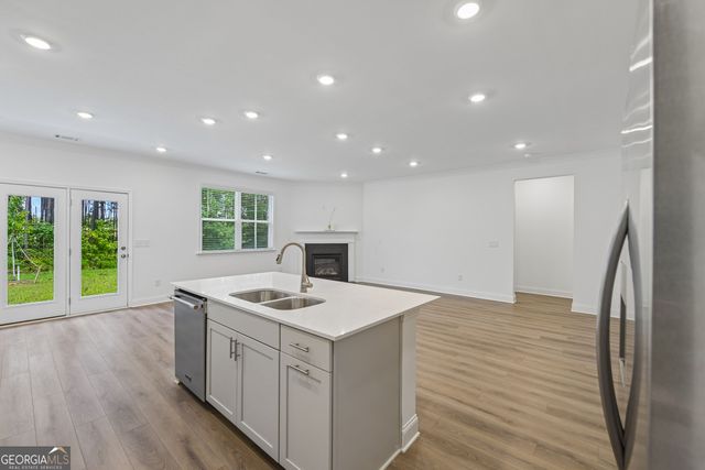 228 Flat Shoal Drive, Bonaire, GA 31005