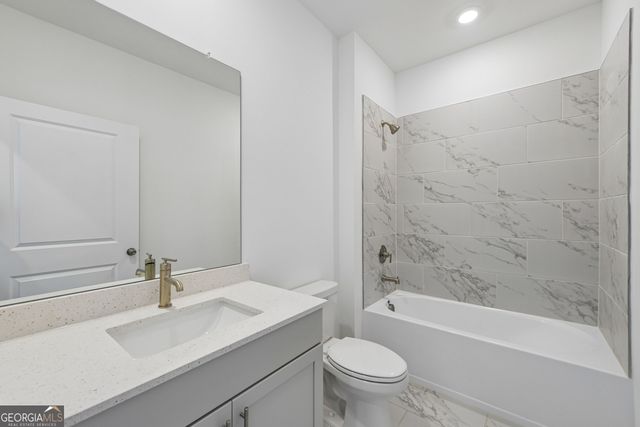 228 Flat Shoal Drive, Bonaire, GA 31005
