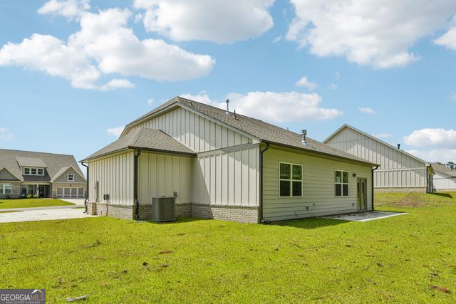 228 Flat Shoal Drive, Bonaire, GA 31005