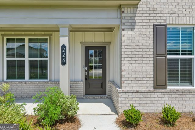 228 Flat Shoal Drive, Bonaire, GA 31005