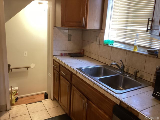 17563 S Mansfield Street, Detroit, MI 48235