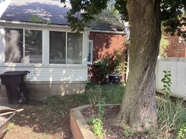 17563 S Mansfield Street, Detroit, MI 48235