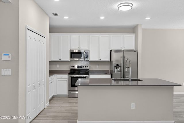 1687 POTTSBURG POINT Drive, Jacksonville, FL 32207