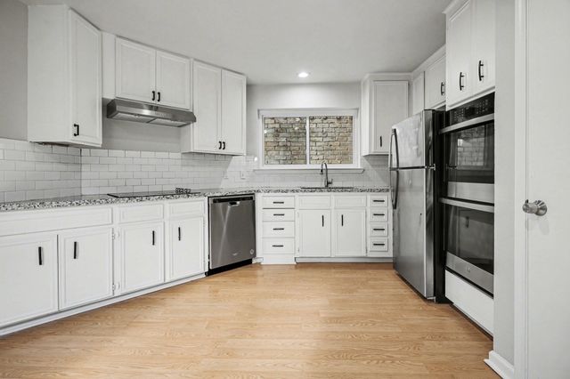 16607 Neumann Drive, Houston, TX 77058