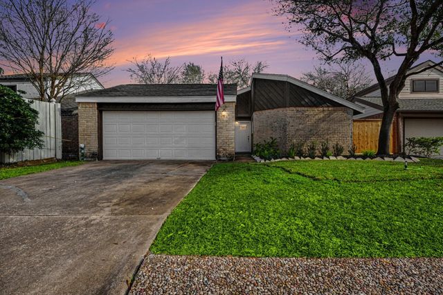 16607 Neumann Drive, Houston, TX 77058