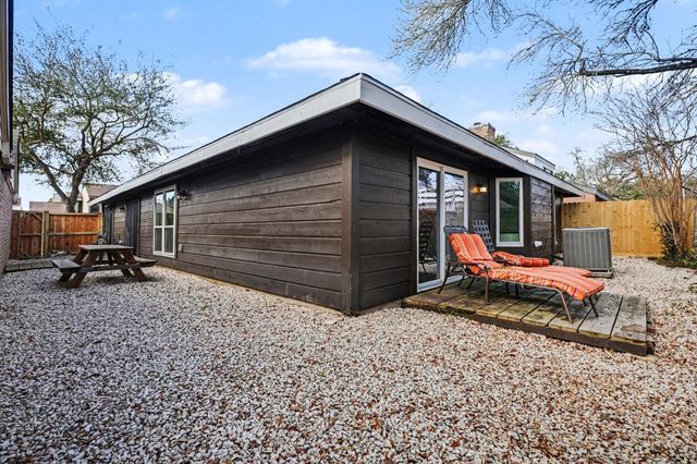 16607 Neumann Drive, Houston, TX 77058