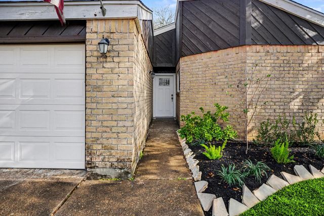 16607 Neumann Drive, Houston, TX 77058