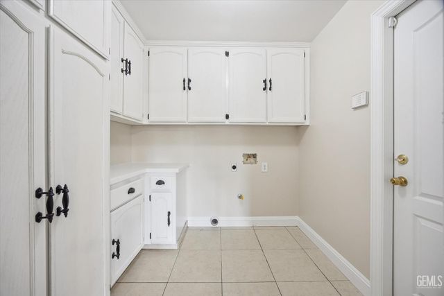 15709 Marty Avenue, Bakersfield, CA 93314