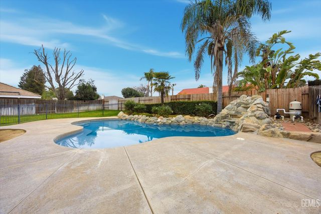 15709 Marty Avenue, Bakersfield, CA 93314