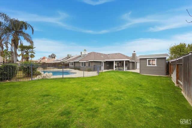 15709 Marty Avenue, Bakersfield, CA 93314