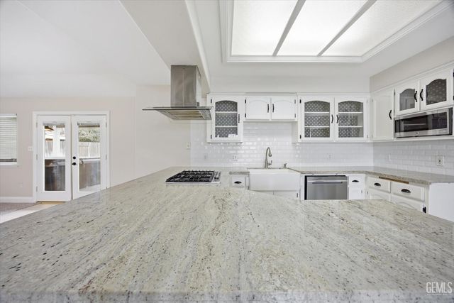 15709 Marty Avenue, Bakersfield, CA 93314