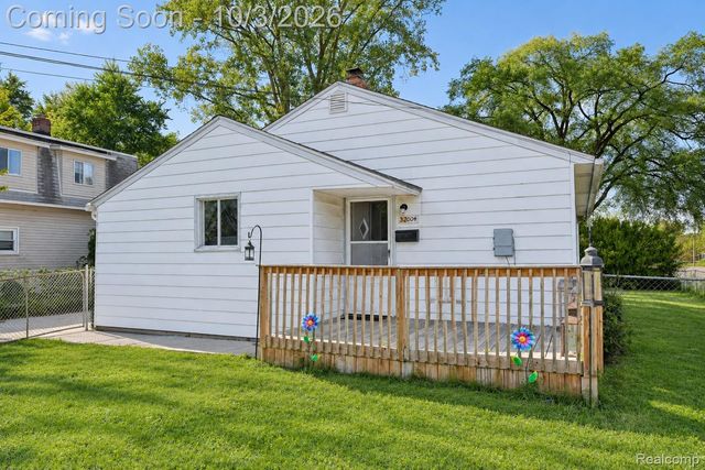 32004 Cheboygan Court, Westland, MI 48186