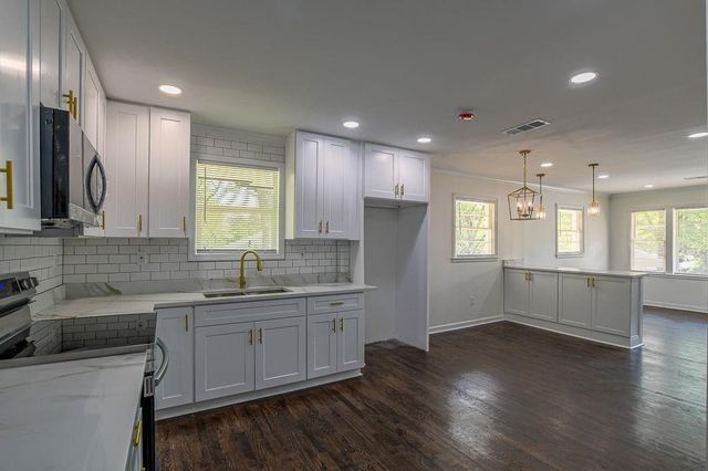 1044 Rocksprings, Forest Park, GA 30297