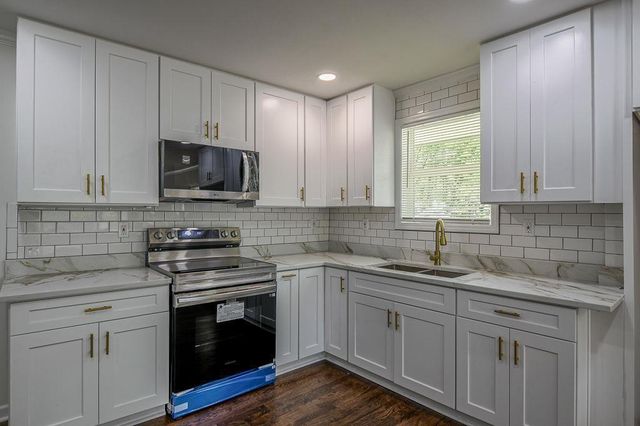 1044 Rocksprings, Forest Park, GA 30297